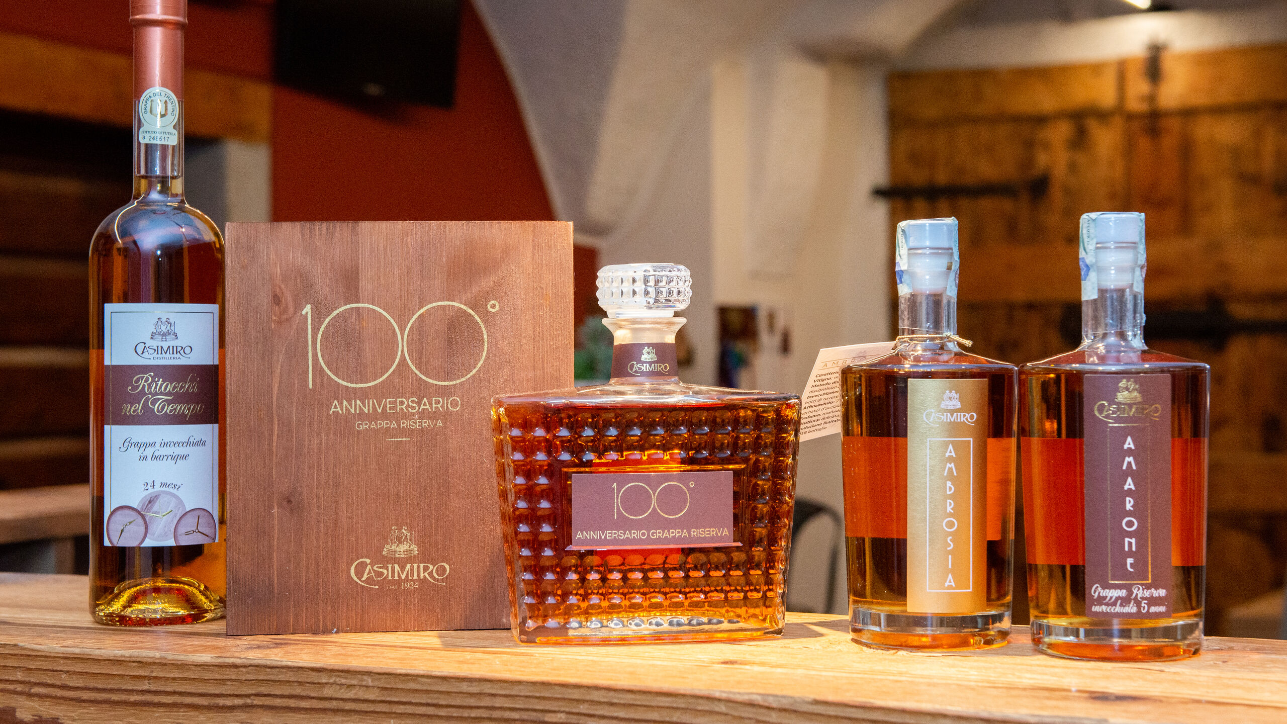 Distilleria Casimiro, Santa Massenza, Trentino - Tradizione di famiglia dal 1924 Distilleria Casimiro di Bernardino Poli | L'azienda